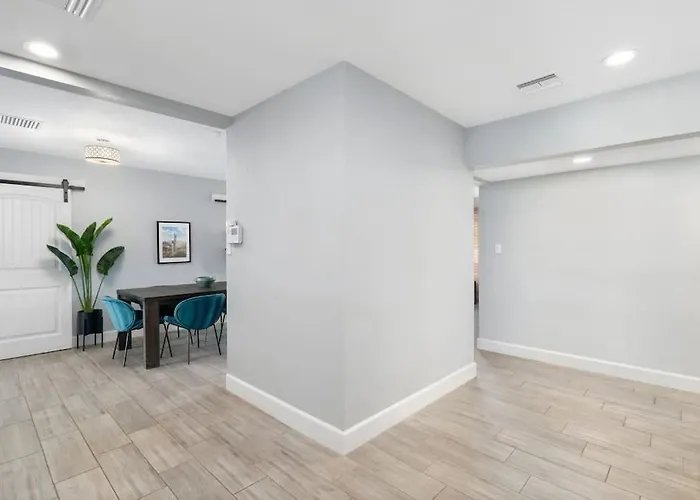 Backyardoasis - Familyretreat - Heatedpool Ferienhaus *